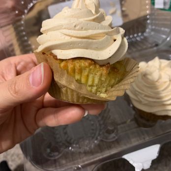 PangeaKeto - Vanilla cupcake w/ peanut butter frosting - Health Markets Near Me - Friendswood, Texas PangeaKeto - Vanilla cupcake w/ peanut butter frosting - Health Markets Near Me - Friendswood, Texas