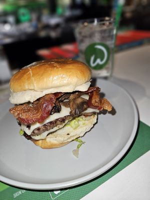 Wahlburgers by null