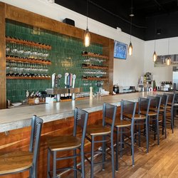 Simone's Wood Fired Craft Kitchen - Bar