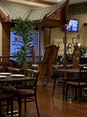 LucKi Thai Bistro by null