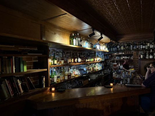 Bathtub Gin & Co. by null