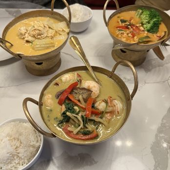 Sisters Thai - Green curry, yellow curry and panang curry - Thai Near Me - Alexandria, Virginia Sisters Thai - Green curry, yellow curry and panang curry - Thai Near Me - Alexandria, Virginia