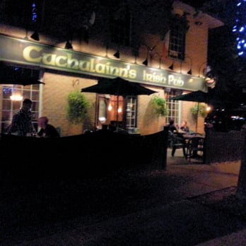 Cuchulainn's Irish Pub - outside at night - Irish Near Me - Mississauga, Ontario