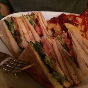 Dunne's Irish Bar - The club sandwich! - Irish Near Me - Barcelona, B