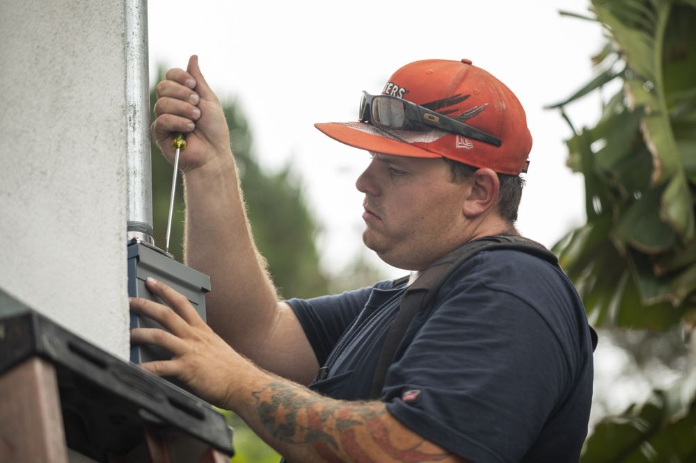 Slide of Zoom Electricians - Tustin