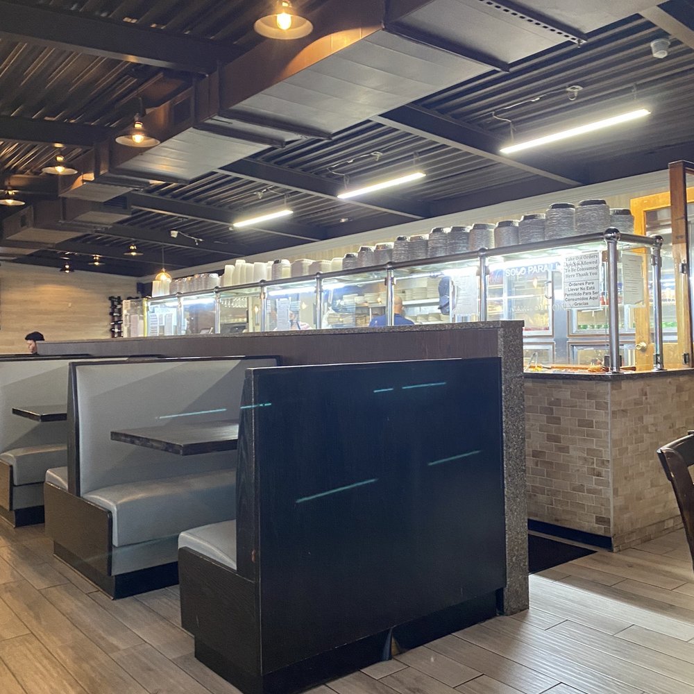 Dominican Restaurant - Indoors decor and seating - Dominican Near Me - Uniondale, New York Dominican Restaurant - Indoors decor and seating - Dominican Near Me - Uniondale, New York