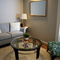 Warm Palms Massage - Chill waiting lounge