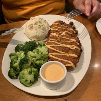 Outback Steakhouse - Crispy bloomin chicken - Steakhouses Near Me - Henderson, Nevada
