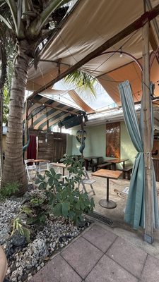 Naomi's Garden Restaurant & Lounge by null