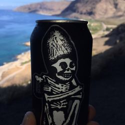 Upper Makua Cave - Access Restricted - Dead Guy and Aloha. BOOOOOOOM!!!!!