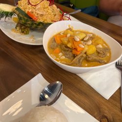 The Lime Viet & Thai Cuisine - Pineapple fried rice and masamman curry.