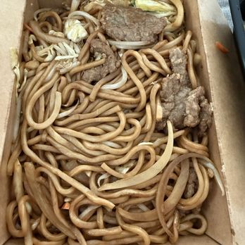 Joyee's Dumpling House - Beef Chow Mein ($16.90) - Chinese Near Me - San Diego, California Joyee's Dumpling House - Beef Chow Mein ($16.90) - Chinese Near Me - San Diego, California