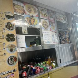 El Camaleon Mobile Kitchen
