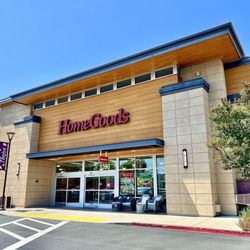 HomeGoods - Exterior
