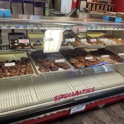 Big Daddy's Donuts - Donut display