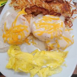 Perkins American Food - Fried chicken biscuit, bacon, eggs & hashbrown
