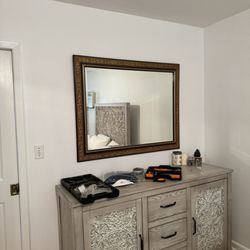 Project House BKN - Mirror hung by Rati