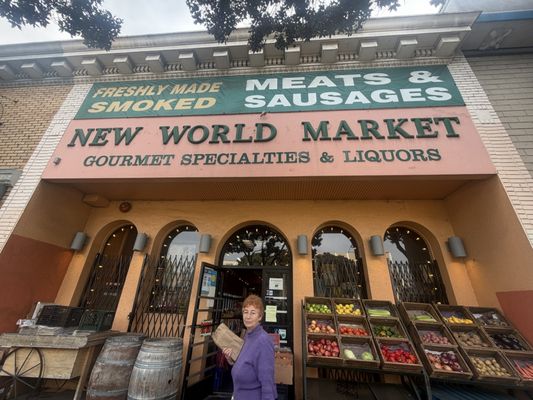 New World Market by null