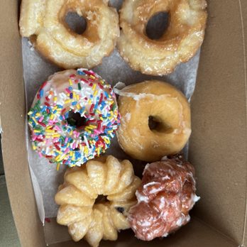 Daily Dozen - Donuts Near Me - Royal Oak, Michigan