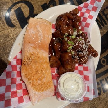 Brooks Grill and Tavern - Burgers Near Me - Naples, Florida