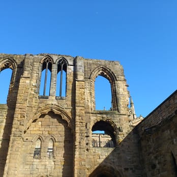 Dunfermline Abbey - Dunfermline Abbey - Landmarks & Historical Buildings Near Me - Dunfermline, FIF