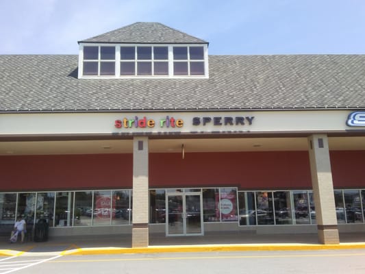 sperry tanger outlet