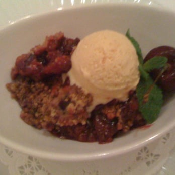 Aretsky's Patroon - Crumble tart with cherries & ice cream - American Near Me - New York, New York Aretsky's Patroon - Crumble tart with cherries & ice cream - American Near Me - New York, New York