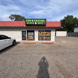 Vapor Maven - outside of vapor maven vape shop in irving texas