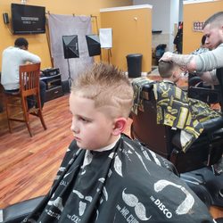 Turnin Headz Barber Shop - Fade, spiked, design