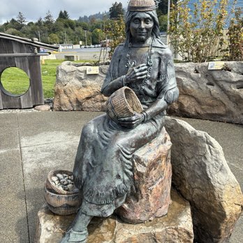 Chetco Indian Memorial - Lucy Dick sculpture. - Landmarks & Historical Buildings Near Me - Brookings, Oregon