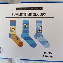 Mayersche Buchhandlung - Funny Snoopy socks!