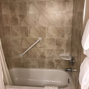 Sheraton Fallsview Hotel - Very nice and clean and large tubs - Hotels Near Me - Niagara Falls, Ontario