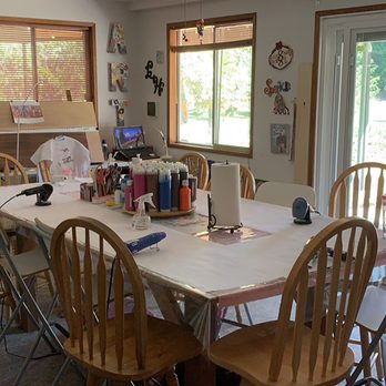 Cre8ive By Design Studio - Indoor studios seats 12 - Paint & Sip Near Me - Kent, Washington Cre8ive By Design Studio - Indoor studios seats 12 - Paint & Sip Near Me - Kent, Washington