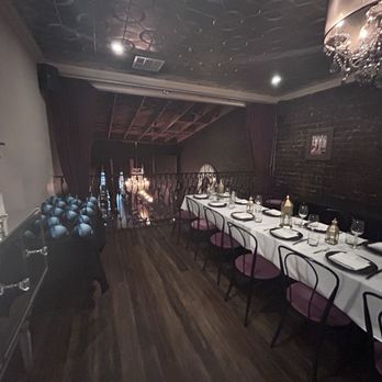 Urban Press Winery & Restaurant - Wine Bars Near Me - Burbank, California Urban Press Winery & Restaurant - Wine Bars Near Me - Burbank, California