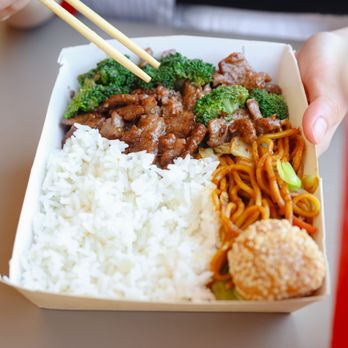 Chowking - Beef and Broccoli Lauriat Meal with Chow Mein - Chinese Near Me - North Hills, California Chowking - Beef and Broccoli Lauriat Meal with Chow Mein - Chinese Near Me - North Hills, California