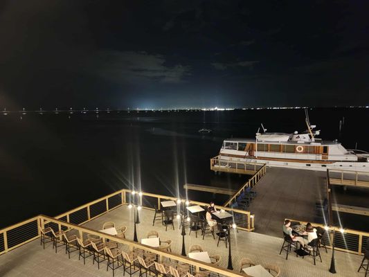 Henrietta's Bayfront Restaurant by null