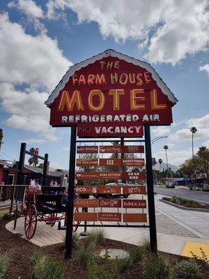 Farm House Collective by null