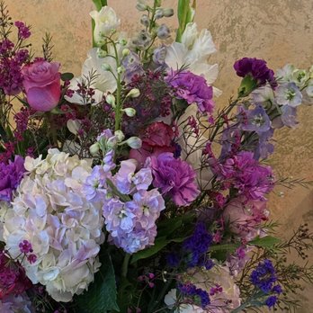 The Flower Cottage - Standing vase by guest reception book. - Florists Near Me - Sunnyvale, California The Flower Cottage - Standing vase by guest reception book. - Florists Near Me - Sunnyvale, California