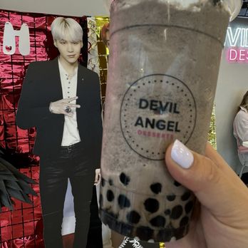 Devil & Angel Desserts - COOKIES N' CREAM SMOOTHIE - Desserts Near Me - Riverton, Utah