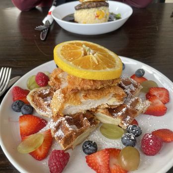 Corner Table - Chicken croffle - Breakfast & Brunch Near Me - Redwood City, California
