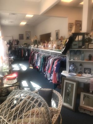 THE BUTTONHOLE WOMEN’S & FURNITURE CONSIGMENT - Updated July 2025 - 180 ...