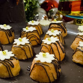 Cafe Danielle Catering and Events - Strawberry Tea Cakes with Chocolate Drizzle - Caterers Near Me Cafe Danielle Catering and Events - Strawberry Tea Cakes with Chocolate Drizzle - Caterers Near Me