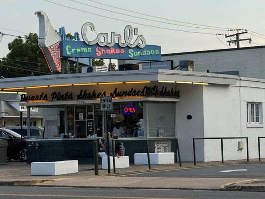 Carl's Frozen Custard by null