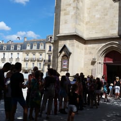 Tour Pey-Berland - Queue devant la tour