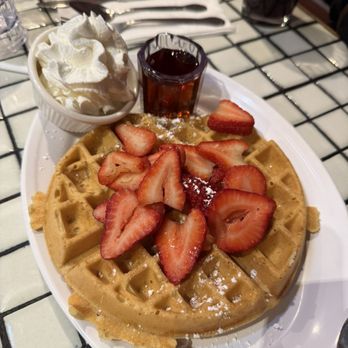 Montclair Egg Shop - Strawberry pancakes - Breakfast & Brunch Near Me - Oakland, California Montclair Egg Shop - Strawberry pancakes - Breakfast & Brunch Near Me - Oakland, California