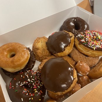 Bosa Donuts - a box of assorted donuts - Bakeries Near Me - Saint Charles, Illinois Bosa Donuts - a box of assorted donuts - Bakeries Near Me - Saint Charles, Illinois