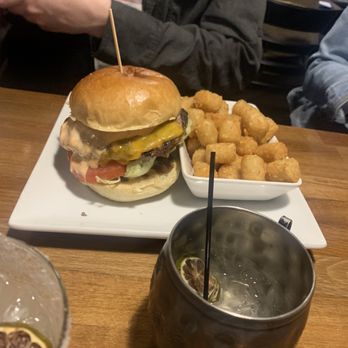 Phil’s - Cheese burger - American Near Me - Thousand Oaks, California Phil’s - Cheese burger - American Near Me - Thousand Oaks, California