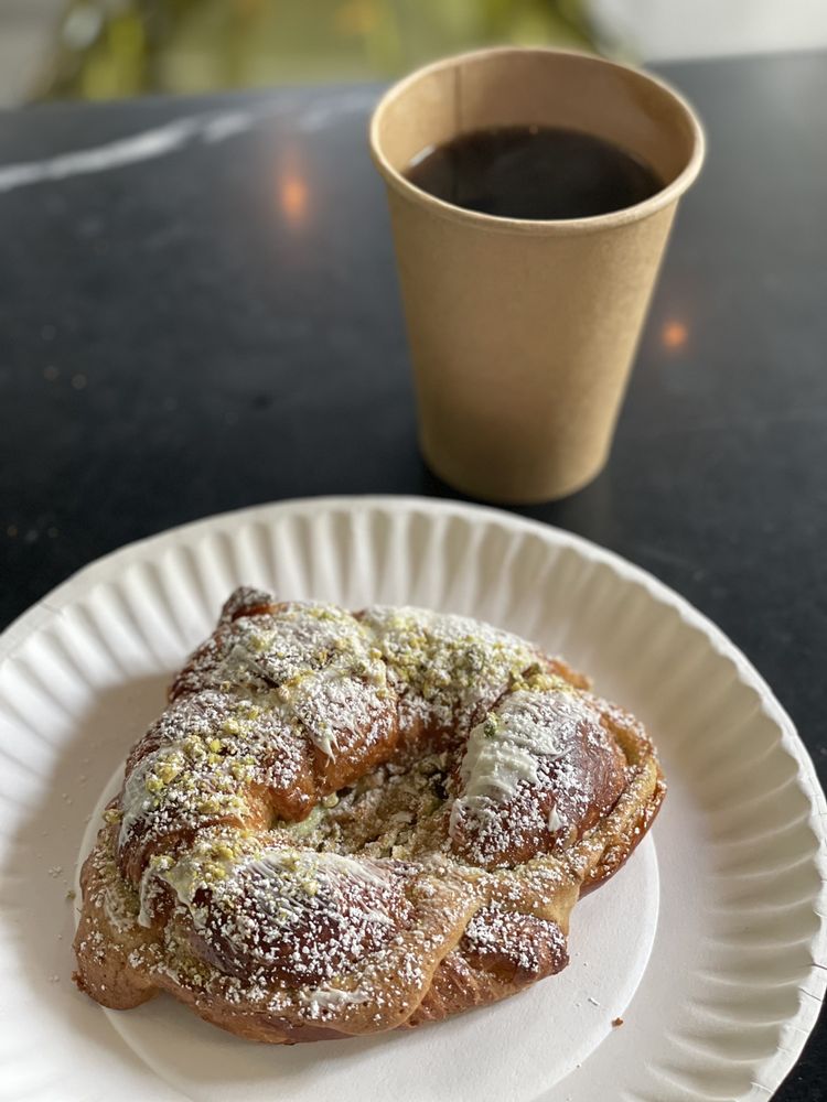 Loic Bakery Cafe Bar
