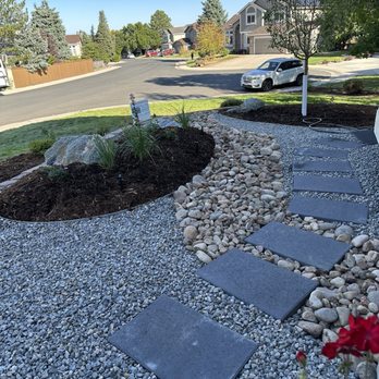Natural Landscaping and Design - Front area by the house - Landscape Architects or Designers Near Me - Aurora, Colorado Natural Landscaping and Design - Front area by the house - Landscape Architects or Designers Near Me - Aurora, Colorado