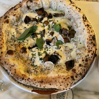 Pink Mamma - Truffle pizza - Steakhouses Near Me - Paris, 75